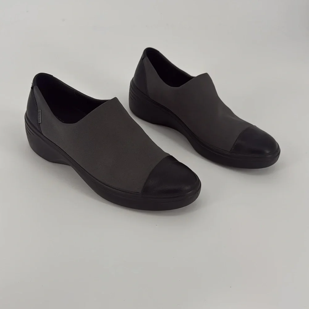 ECCO Gore-Tex Slip On Shoes Women's Size 7 Wide Width Black Wedge